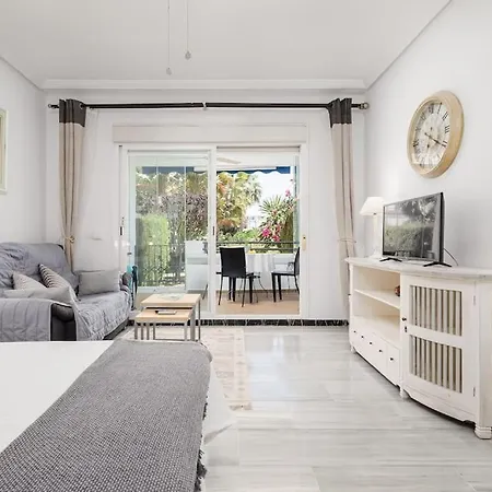 Apartment With Private Parking & Walk To Rdr404 Marbella
